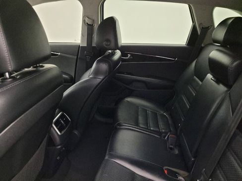 Used 2020 Kia Sorento EX FWD image 18