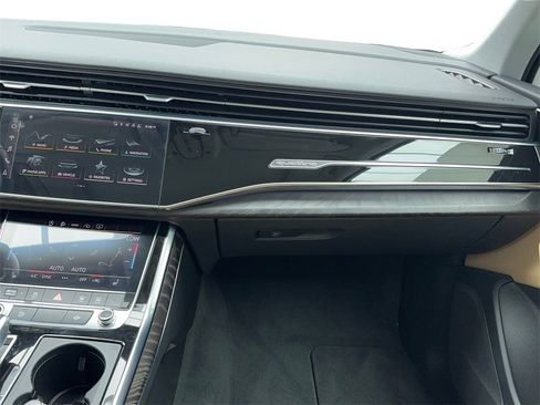 Used 2022 Audi Q7 3.0T Premium w/ Convenience Package image 17