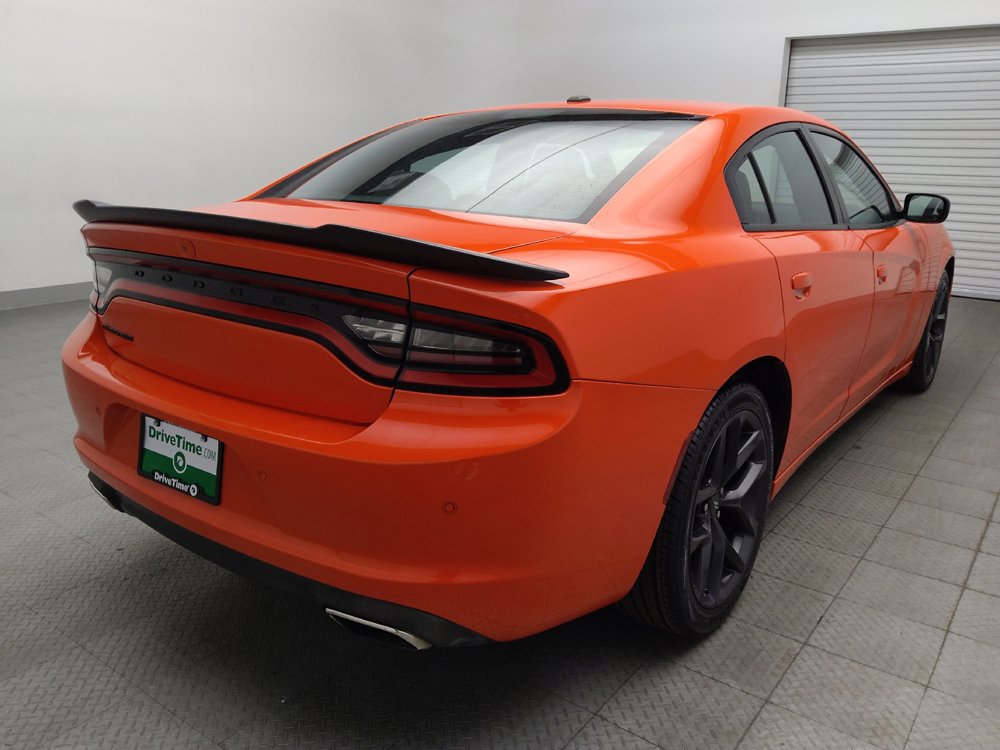 Used 2021 Dodge Charger SXT w/ Blacktop Package RWD image 9