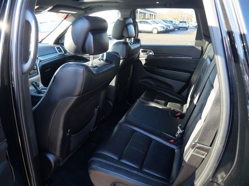 Used 2018 Jeep Grand Cherokee Limited image 21