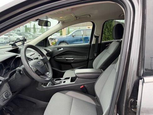Used 2017 Ford Escape SE FWD image 9