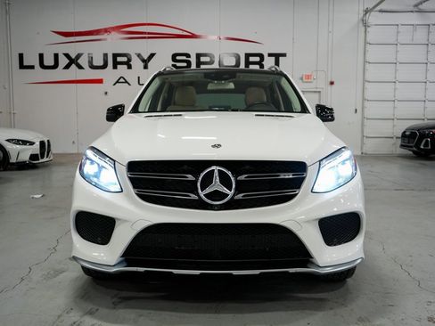 Used 2019 Mercedes-Benz GLE 43 AMG 4MATIC w/ Premium 2 Package image 4