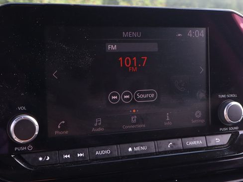 Used 2022 Nissan Pathfinder SV FWD image 28