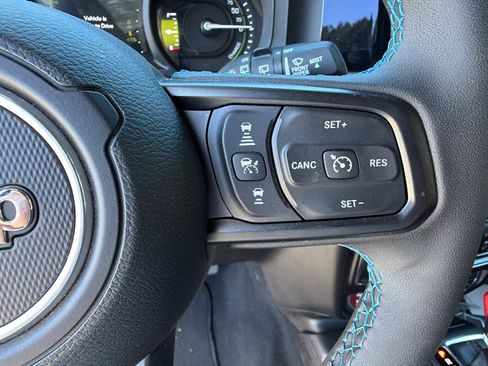 Used 2025 Jeep Wrangler Unlimited Rubicon 4xe w/ Convenience Group AWD/4WD image 29