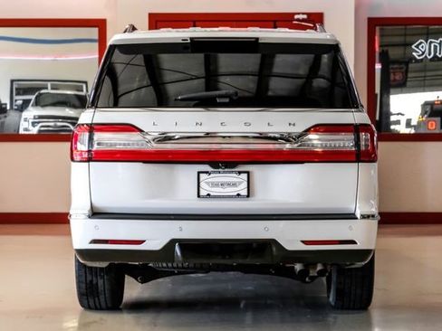 Used 2020 Lincoln Navigator L Reserve w/ Equipment Group 208A Reserve image 10