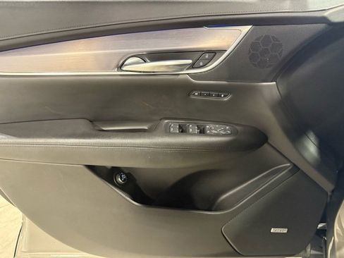 Used 2019 Cadillac XT5 Premium Luxury w/ Driver Assist Package image 7