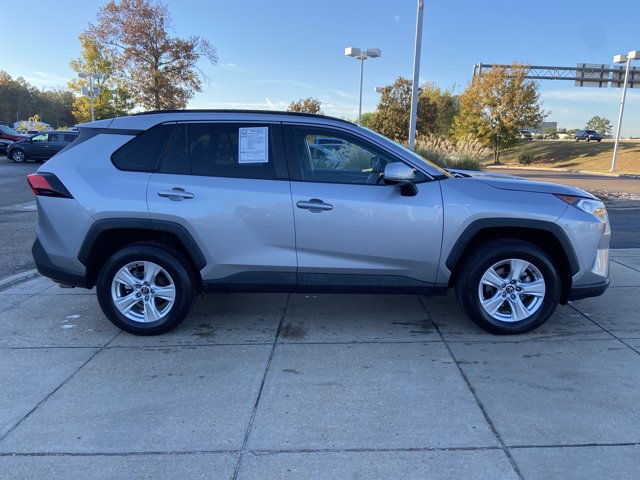 Used 2021 Toyota RAV4 XLE FWD image 13