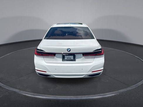 Used 2022 BMW 740i RWD image 17