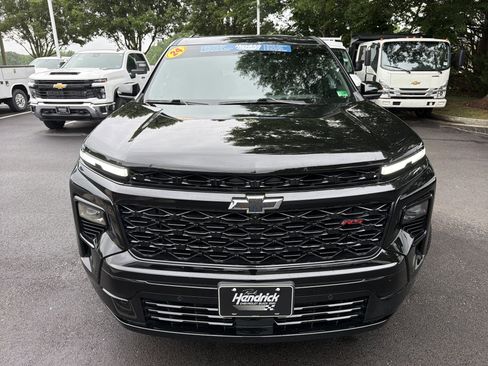 Used 2024 Chevrolet Traverse RS AWD/4WD image 3
