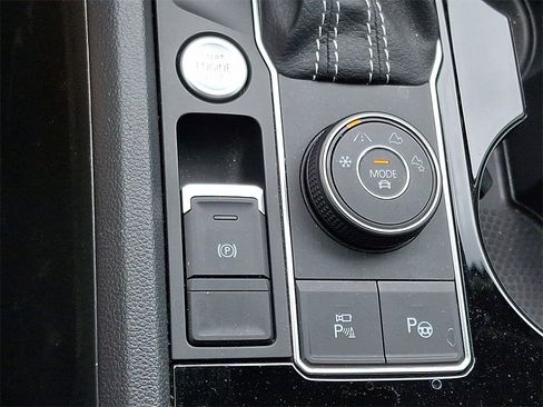 Used 2021 Volkswagen Atlas SEL Premium image 27