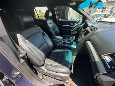 Used 2016 Ford Explorer XLT w/ Equipment Group 202A AWD/4WD image 34
