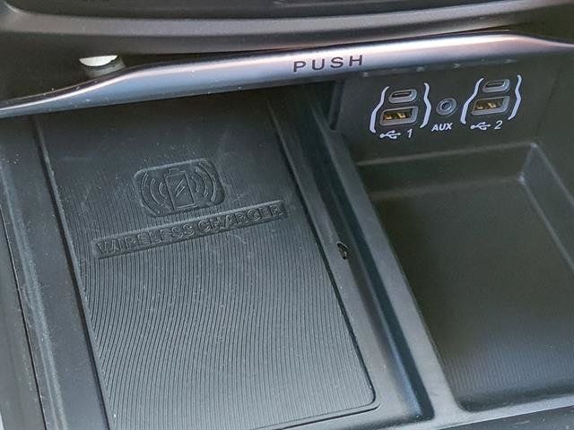 Used 2024 Chrysler Pacifica Pinnacle FWD image 18