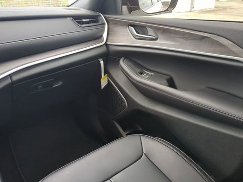 New 2026 Jeep Grand Cherokee L Limited w/ Trailer Tow Package image 21