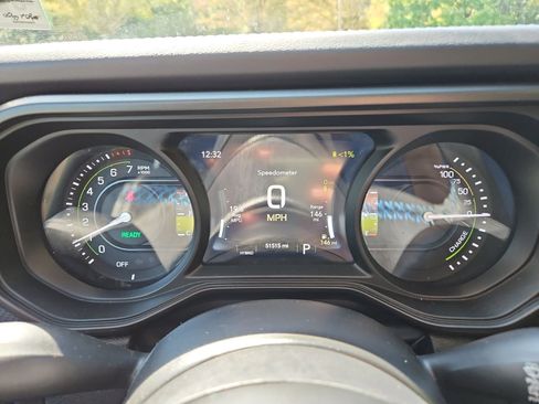 Used 2024 Jeep Wrangler Unlimited Rubicon 4xe AWD/4WD image 24