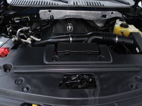 Used 2015 Lincoln Navigator 2WD image 34