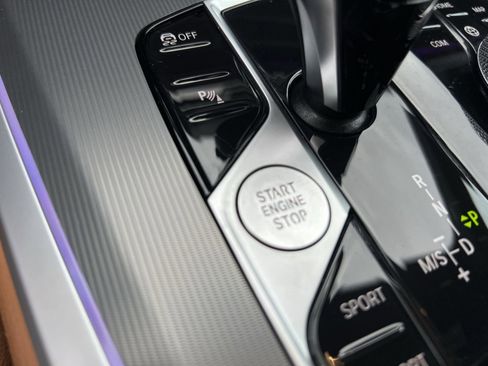 Used 2022 BMW X5 xDrive40i w/ M Sport Package image 35