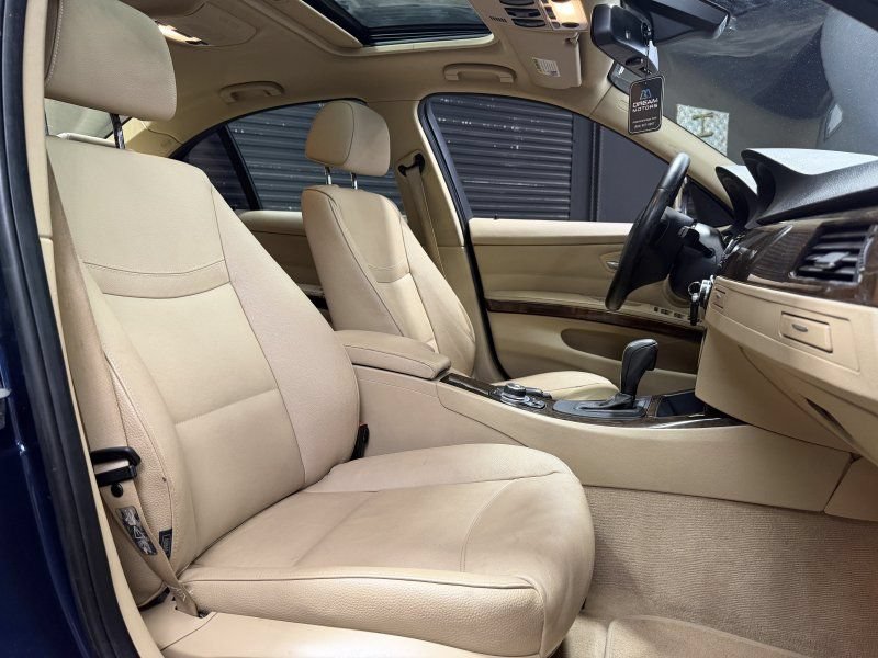 Used 2011 BMW 328i Sedan RWD image 15