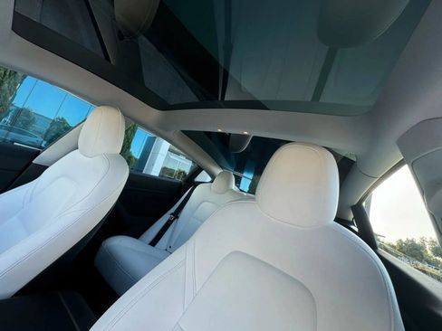 Used 2022 Tesla Model 3 Long Range image 12