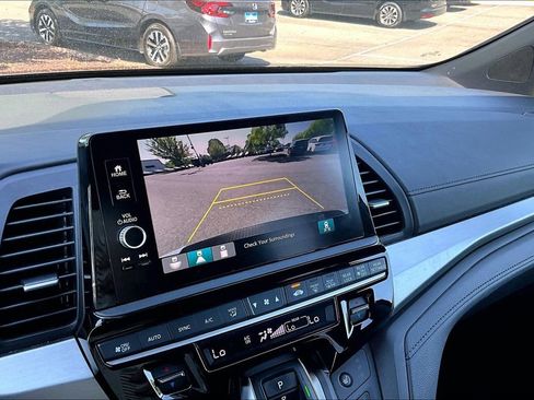 Used 2025 Honda Odyssey Sport-L image 13