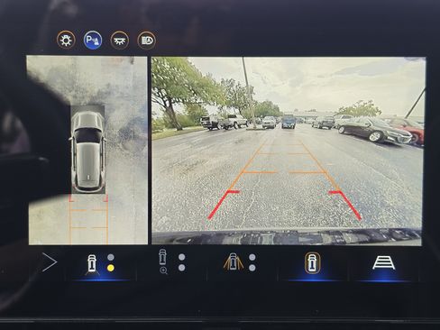 Used 2025 Chevrolet Equinox LT w/ Convenience Package II FWD image 29