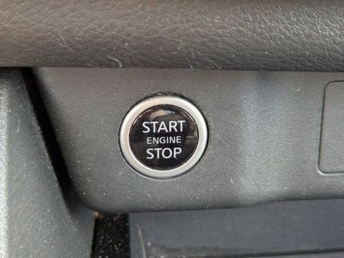 Used 2023 Nissan Rogue SV image 31