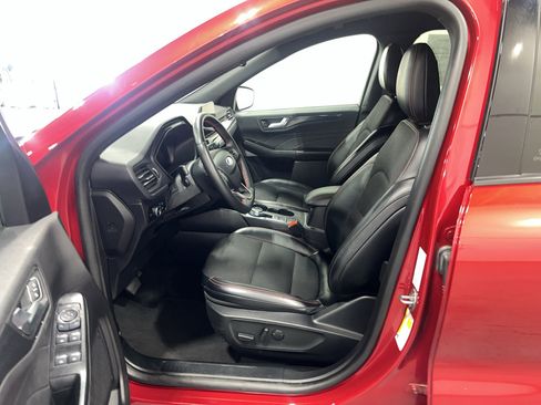Used 2025 Ford Escape ST-Line Select AWD/4WD image 24