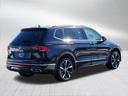 Certified 2022 Volkswagen Tiguan SEL R-Line image 7
