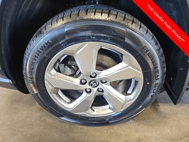 Used 2021 Toyota RAV4 XLE Premium AWD/4WD image 10