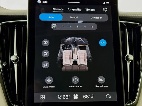 New 2026 Volvo XC60 T8 Ultra w/ Protection Package Premier image 15