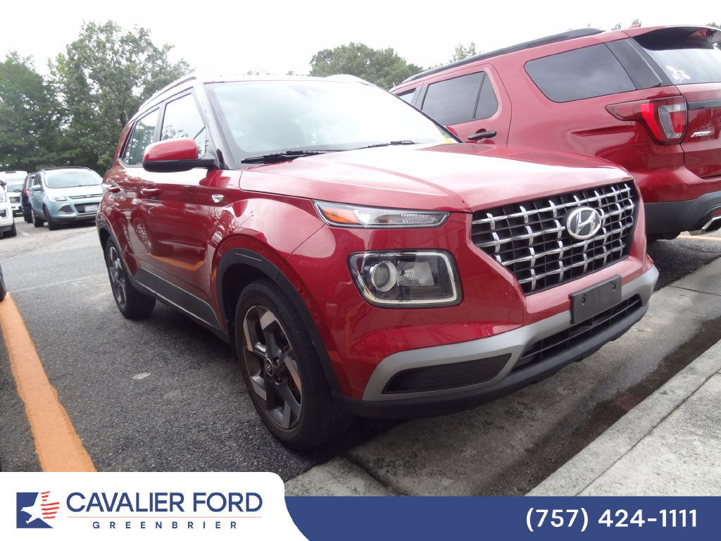 Used 2022 Hyundai Venue SEL FWD image 1