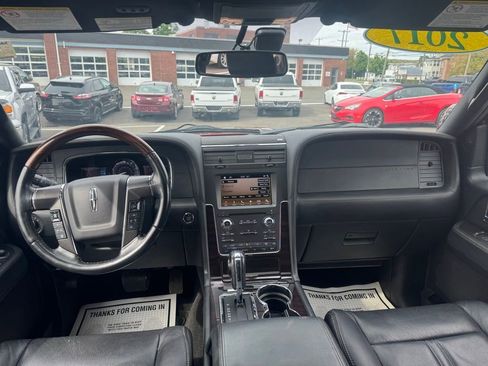 Used 2017 Lincoln Navigator Reserve AWD/4WD image 32