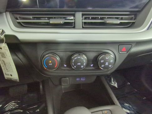 Used 2024 Chevrolet Trax LS w/ LS Convenience Package image 23