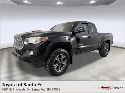 Used 2017 Toyota Tacoma TRD Sport w/ Tow Package (A/T) AWD/4WD image 1