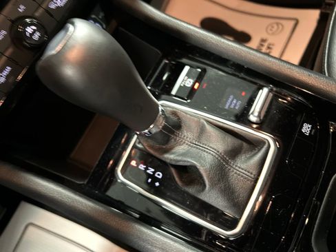 Used 2024 Jeep Compass Limited image 20