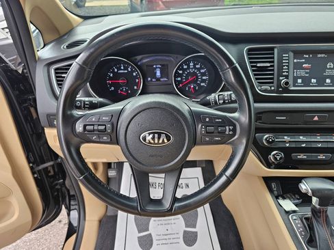 Used 2019 Kia Sedona EX FWD image 13