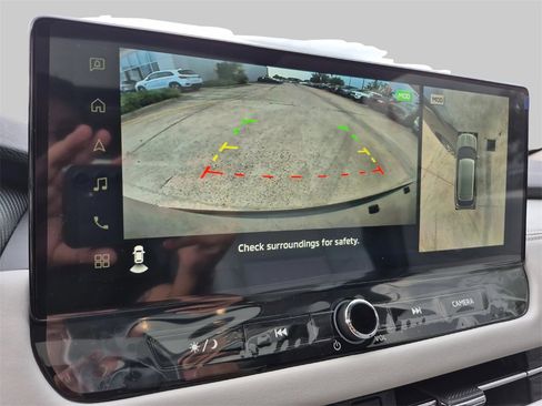 New 2025 Mitsubishi Outlander SEL image 18