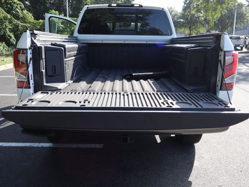 Used 2023 Nissan Titan Platinum Reserve w/ Moonroof Package AWD/4WD image 59
