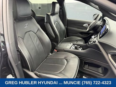 Used 2025 Chrysler Pacifica Limited FWD image 53