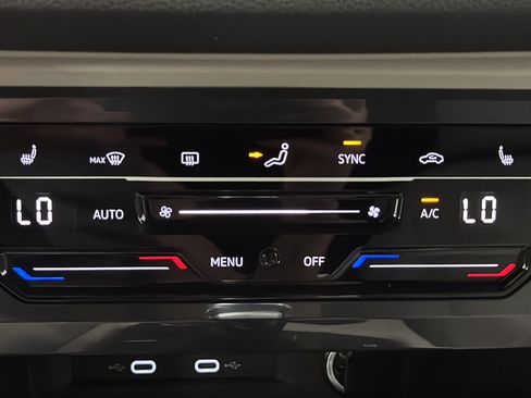 Used 2022 Volkswagen Tiguan SE R-Line AWD/4WD image 18
