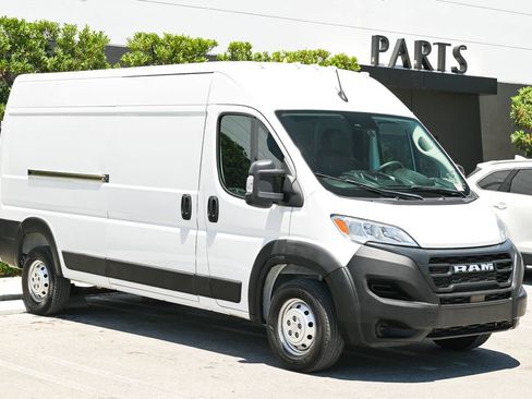 Used 2023 RAM ProMaster 2500 FWD image 3