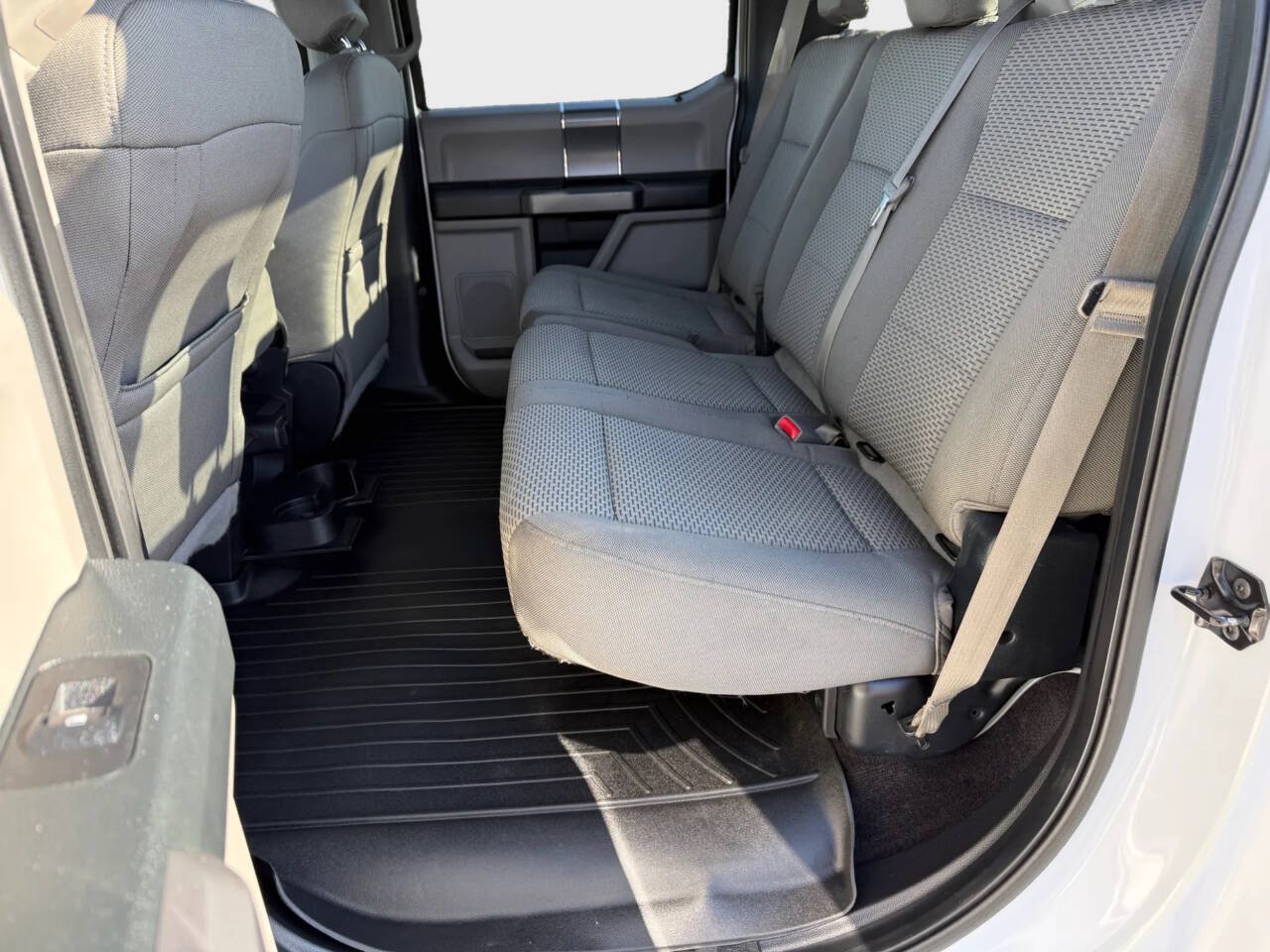 Used 2015 Ford F150 XLT w/ Equipment Group 302A Luxury AWD/4WD image 8
