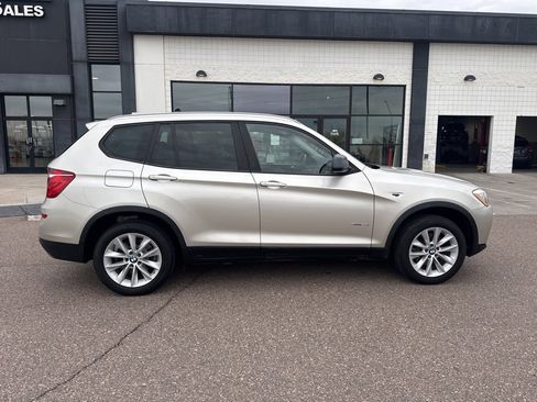 Used 2017 BMW X3 sDrive28i image 3