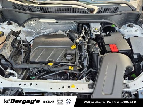 Used 2024 Chevrolet Trax LT w/ LT Convenience Package FWD image 27