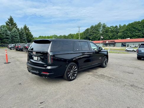 Used 2026 Cadillac Escalade ESV V AWD/4WD image 7