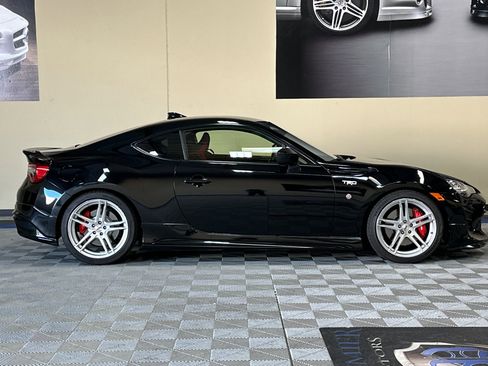 Used 2019 Toyota 86 image 3