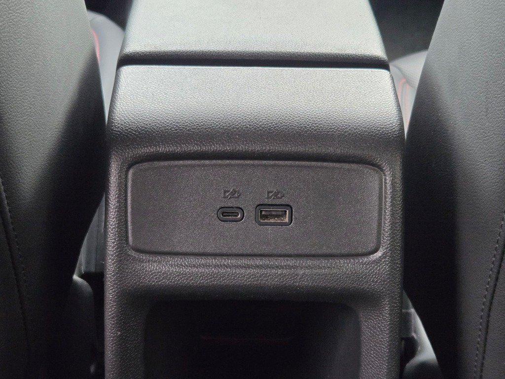 Certified 2024 Chevrolet Trax RS w/ Sunroof Package FWD image 16