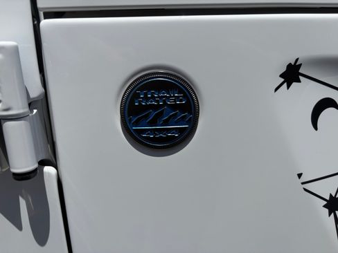 Used 2024 Jeep Wrangler High Altitude AWD/4WD image 25