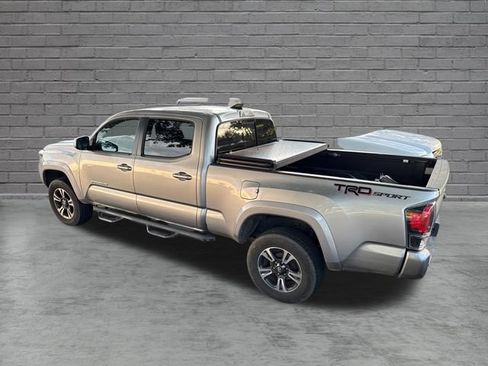 Used 2017 Toyota Tacoma TRD Sport w/ Tow Package RWD image 7