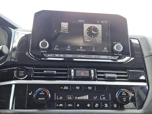 Used 2025 Nissan Pathfinder SV FWD image 26