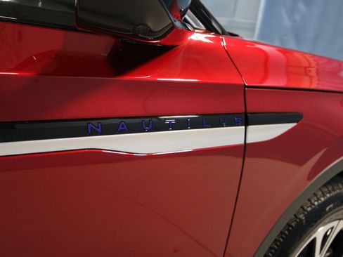 New 2026 Lincoln Nautilus Premier image 32